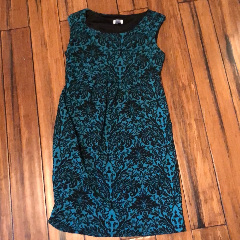 Paisley print maternity dress size medium.